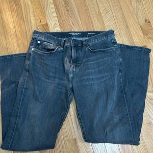 Banana Republic Traveler straight jean
